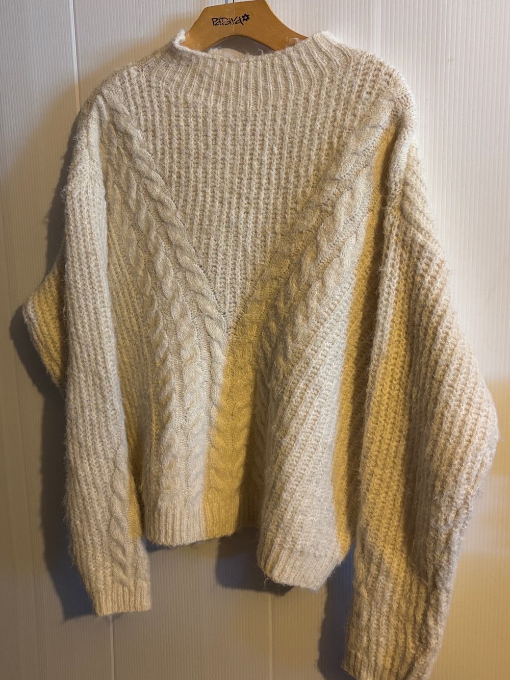 Universal Thread Cream Cable Knit Crewneck Sweater